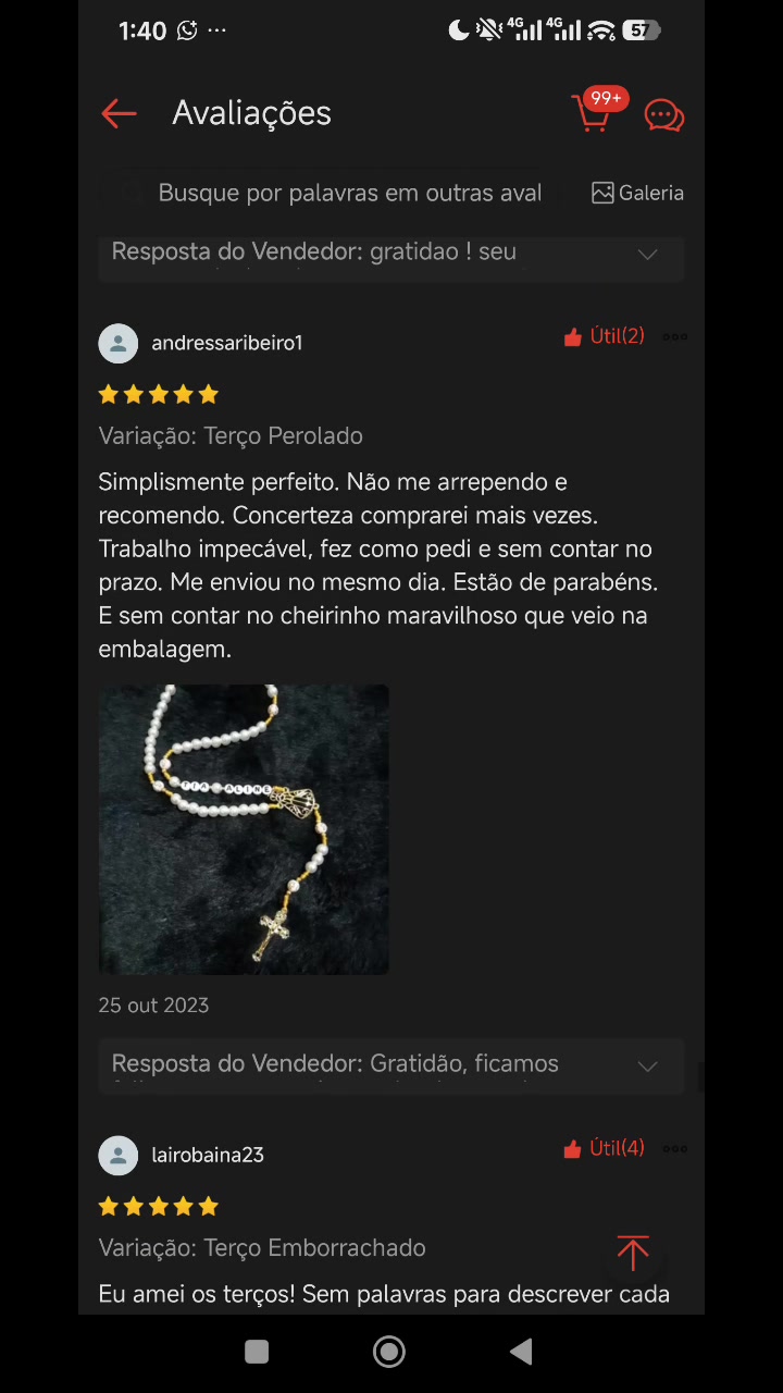 Cliente recomendando a loja e mostrando o produto recebido